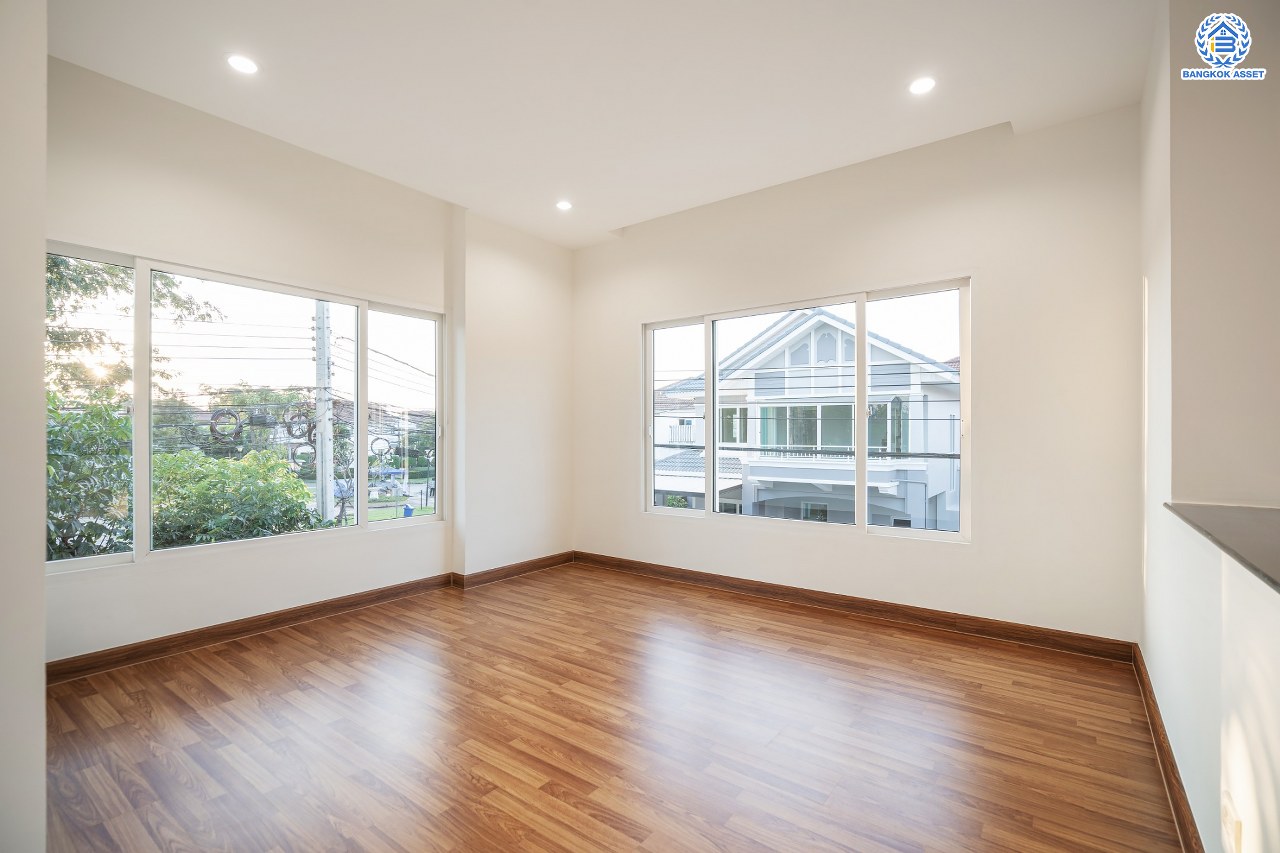 บ้านมือสองตกแต่งใหม่ โครงการ เพอร์เฟคเพลส1 ราชพฤกษ์ คุณภาพแบรนด์ Property Perfect เนื้อที่ 66.2 ตร.ว. ตอบโจทย์ทุกการอยู่อาศัย ฟังก์ชัน 3 ห้องนอน 3 ห้องน้ำ 2 ที่จอดรถ บนทำเลติดถนนราชพฤกษ์ ใกล้วงเวียนพระราม5 รถไฟฟ้าสายสีม่วง "สถานีบางรักน้อยท่าอิฐ" และจุดขึ้นทางด่วน "กาญจนาภิเษก"